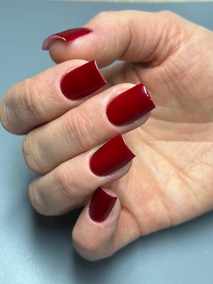 Весеннее обновление: маникюр и педикюр со скидкой до 57%