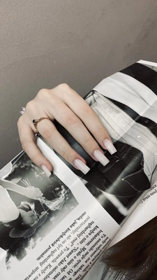 Весеннее обновление: маникюр и педикюр со скидкой до 57%