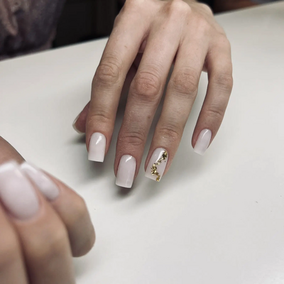 Весеннее обновление: маникюр и педикюр со скидкой до 57%